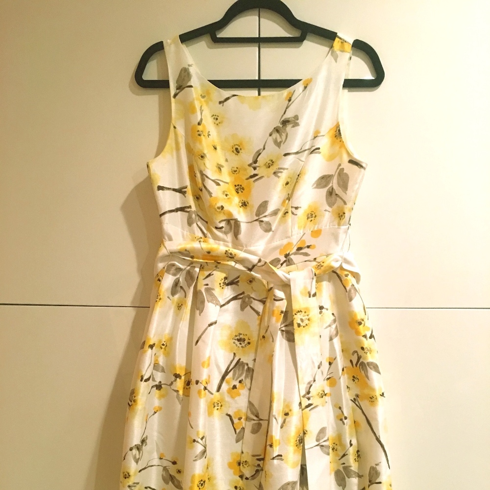 Jessica Howard White Floral Midi Dress with Yellow Accents